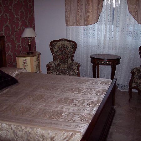 Hotel Royal Alessandria Bagian luar foto
