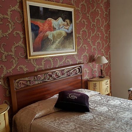 Hotel Royal Alessandria Bagian luar foto