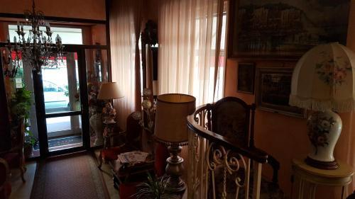 Hotel Royal Alessandria Bagian luar foto