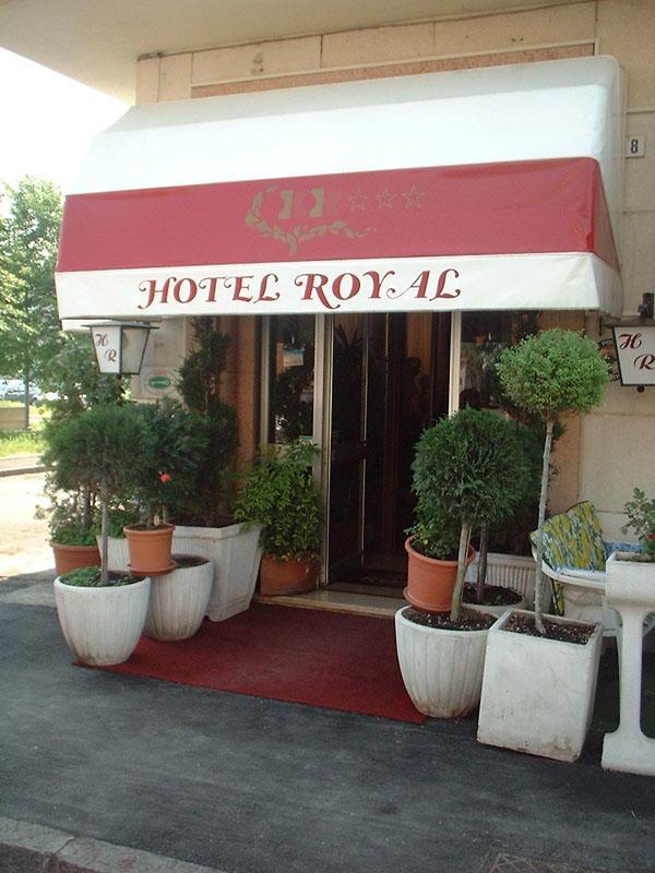 Hotel Royal Alessandria Bagian luar foto