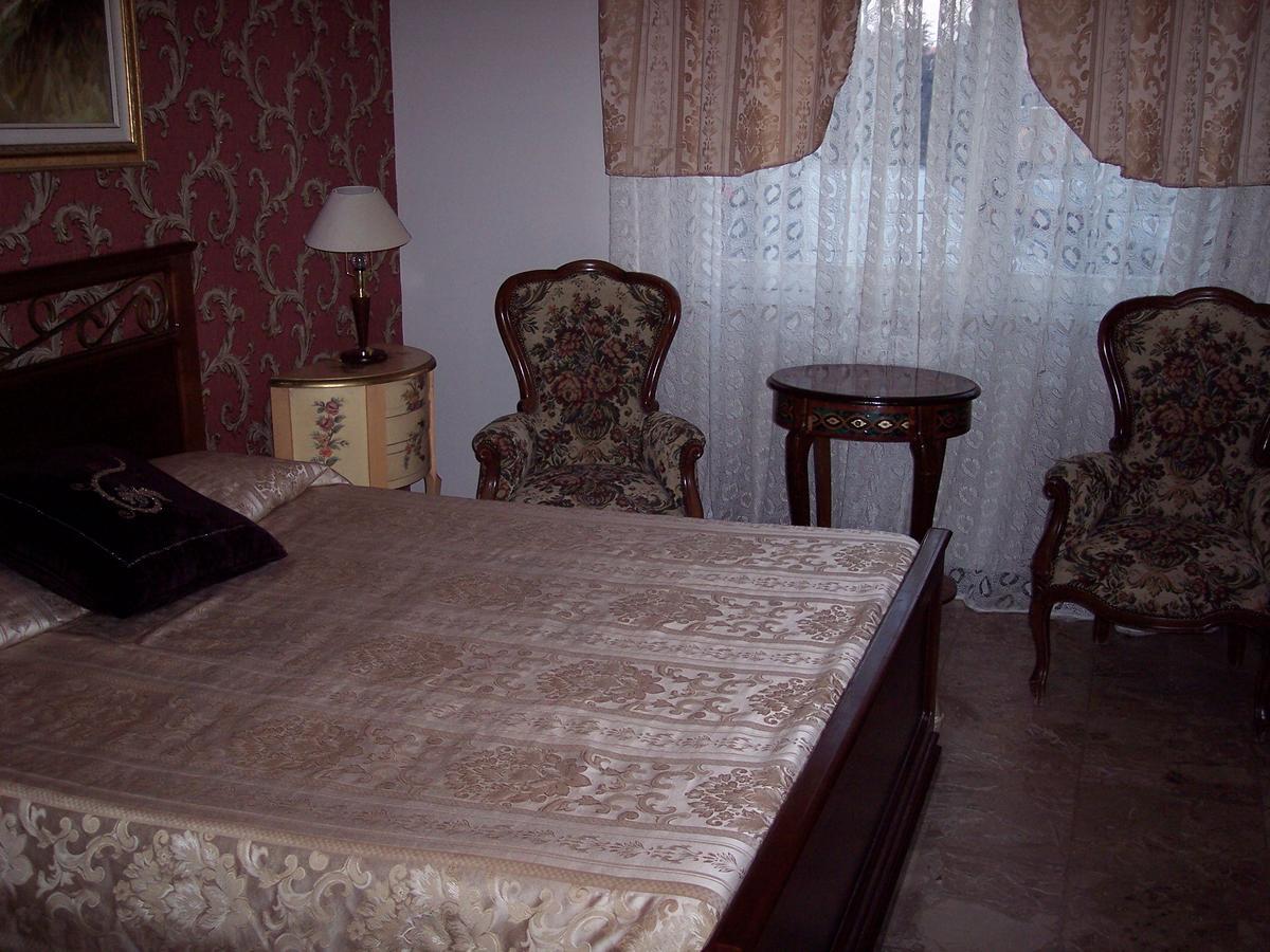 Hotel Royal Alessandria Bagian luar foto
