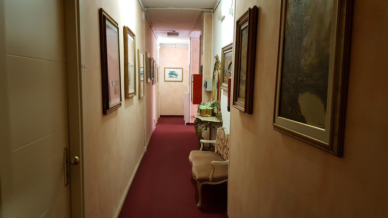 Hotel Royal Alessandria Bagian luar foto