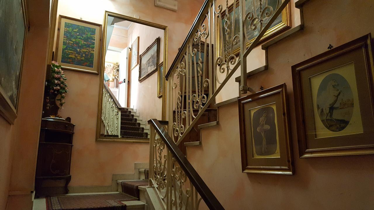 Hotel Royal Alessandria Bagian luar foto